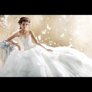 Eve of Milady Amalia Carrara Couture Wedding dress
